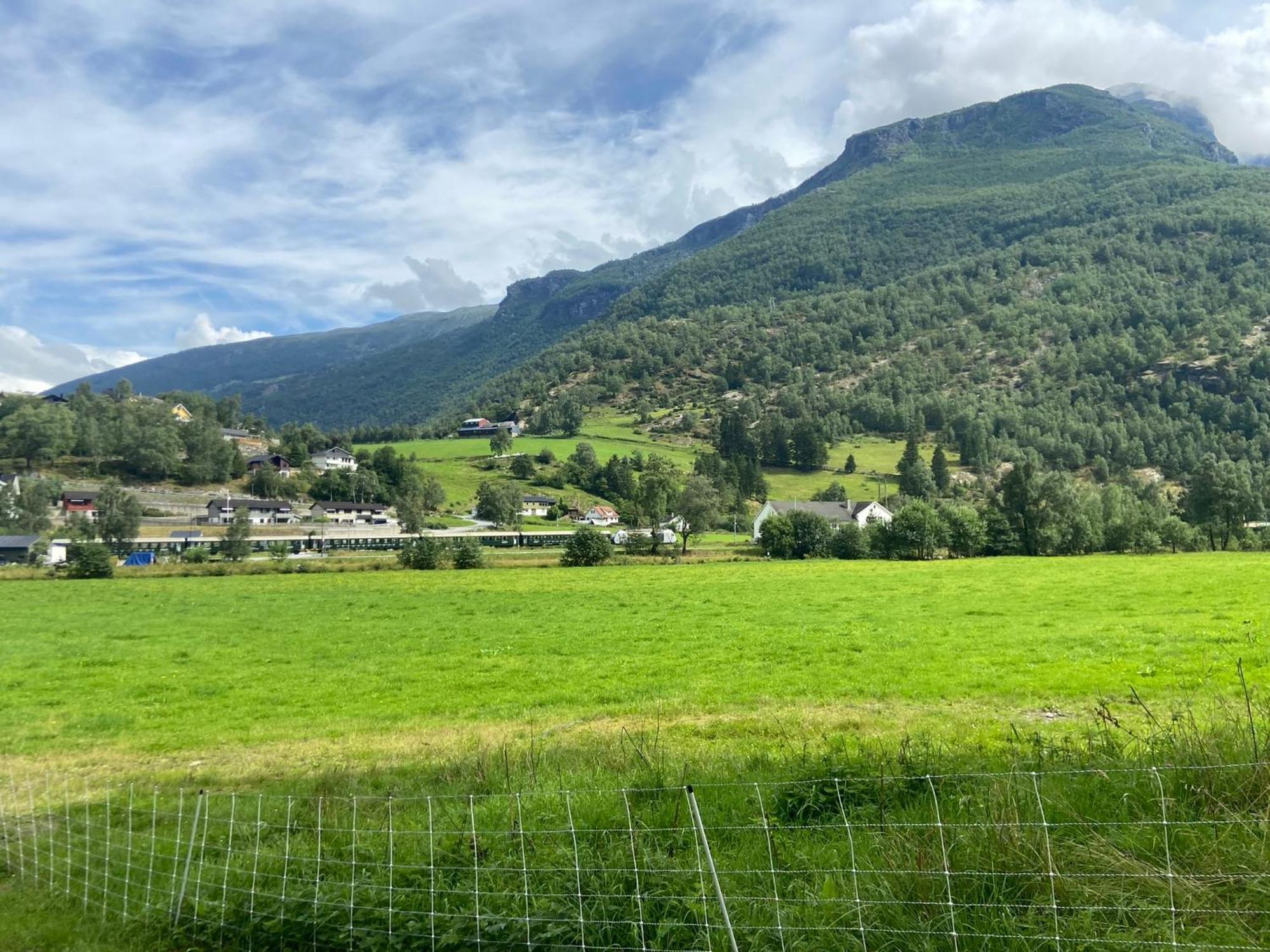 Brekke Gard Hostel Flåm Eksteriør billede