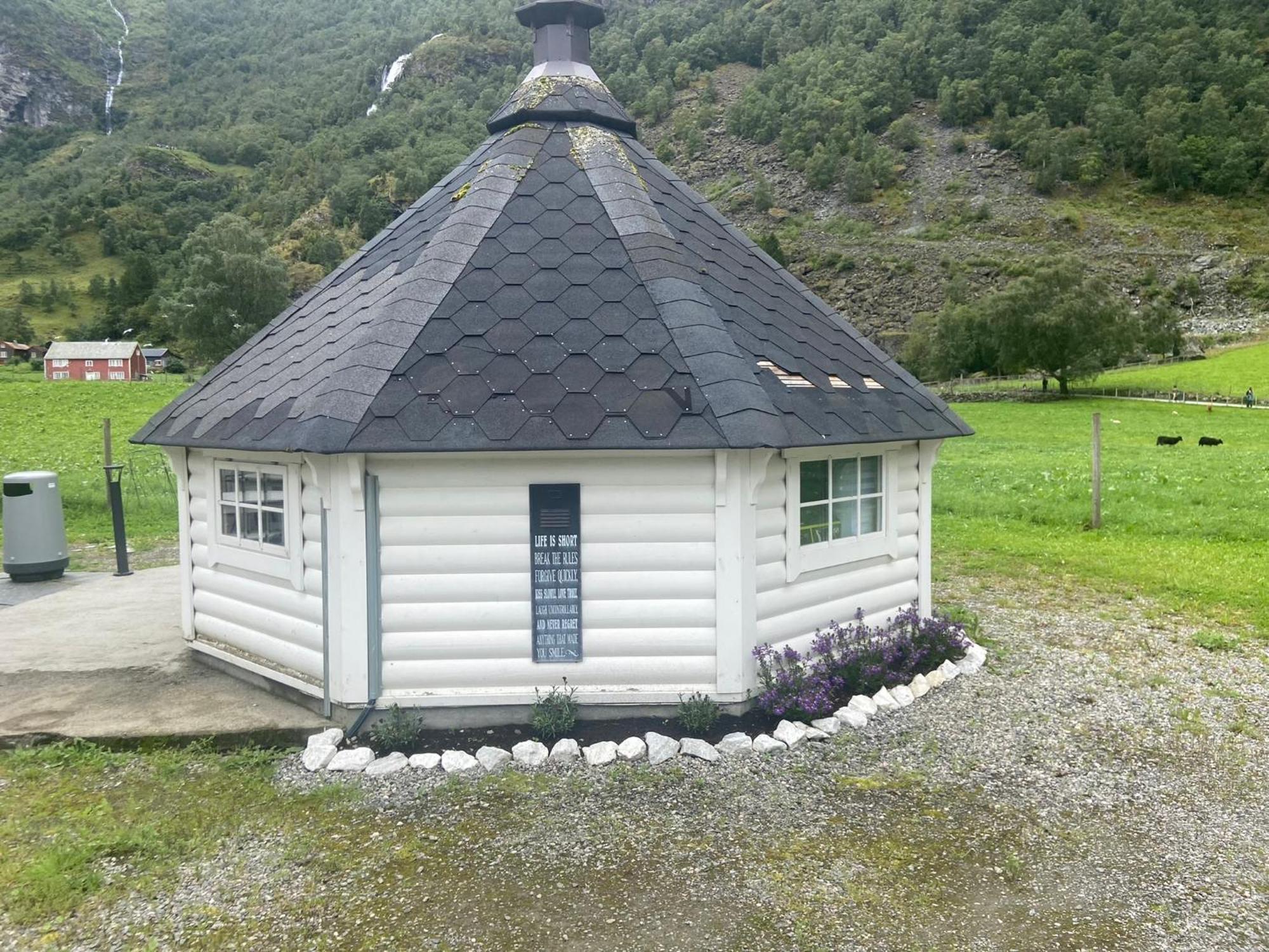 Brekke Gard Hostel Flåm Eksteriør billede