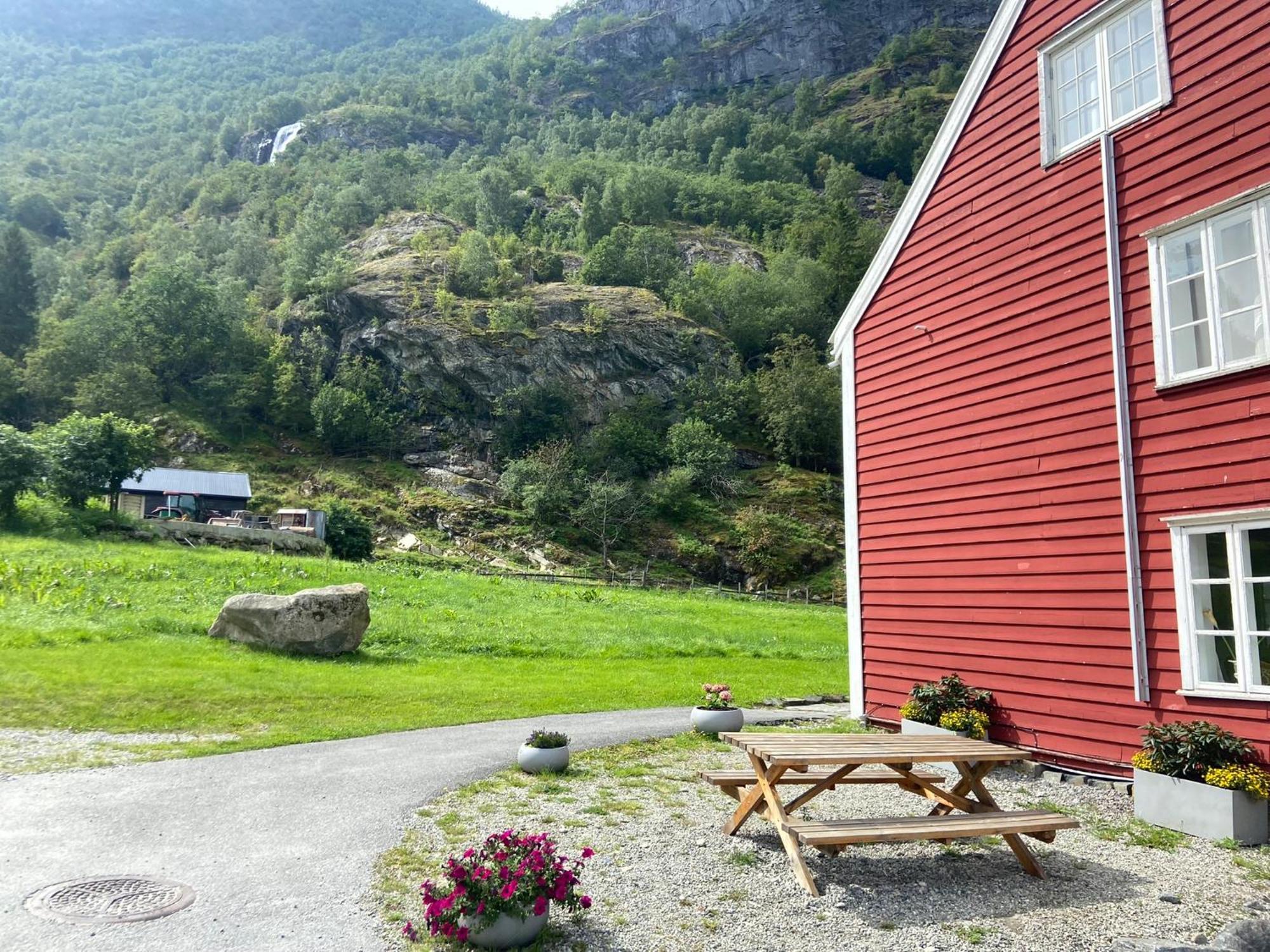 Brekke Gard Hostel Flåm Eksteriør billede